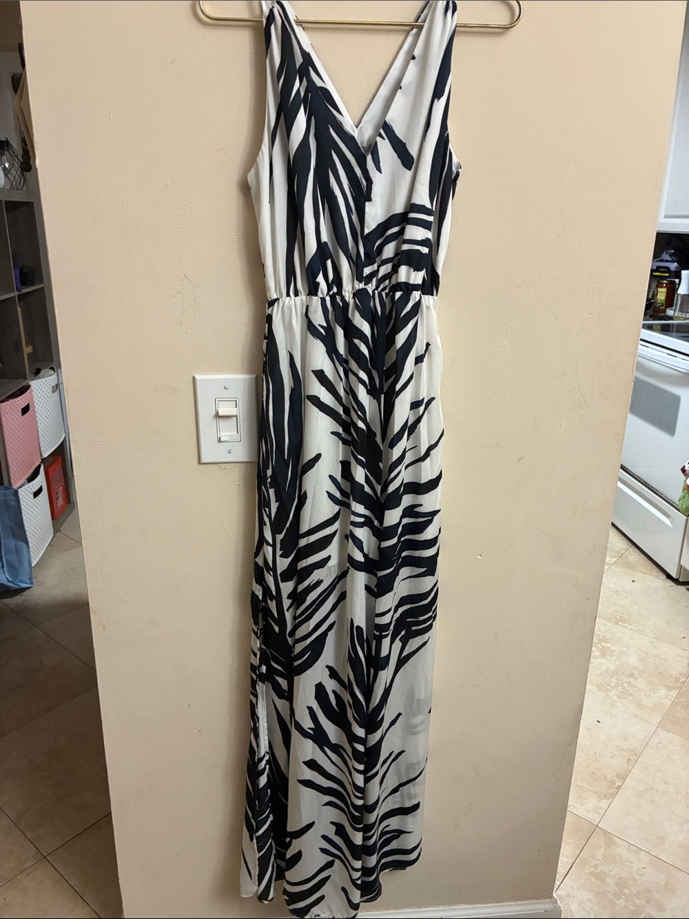 H&M Black and White V-Neck Printed Maxi Dress